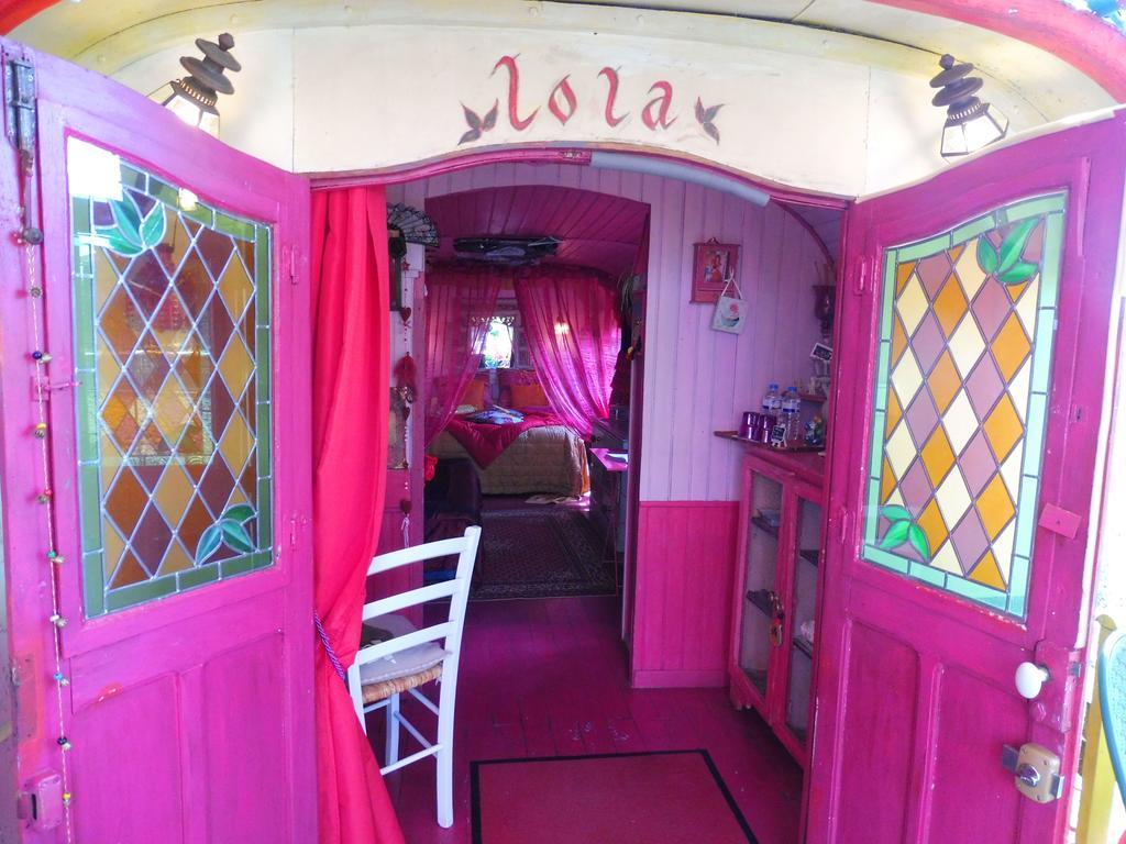 La Roulotte De Lola - Chambre D'Hotes La Celle  Luaran gambar