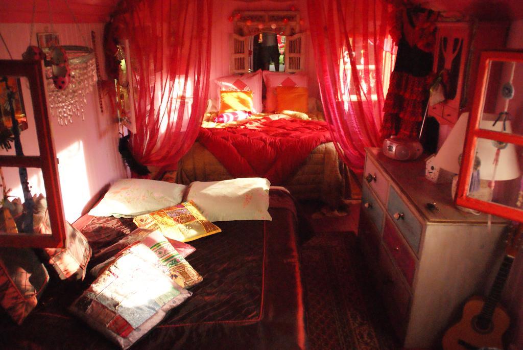 La Roulotte De Lola - Chambre D'Hotes La Celle  Luaran gambar
