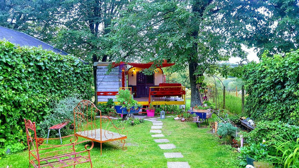La Roulotte De Lola - Chambre D'Hotes La Celle  Luaran gambar