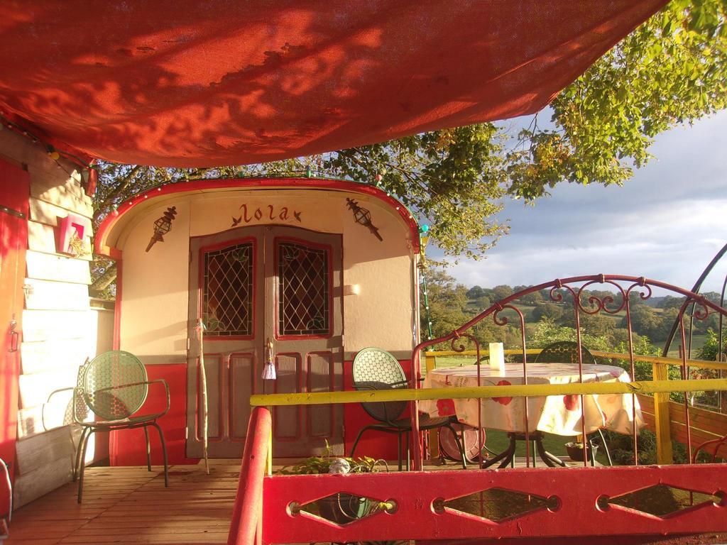 La Roulotte De Lola - Chambre D'Hotes La Celle  Luaran gambar